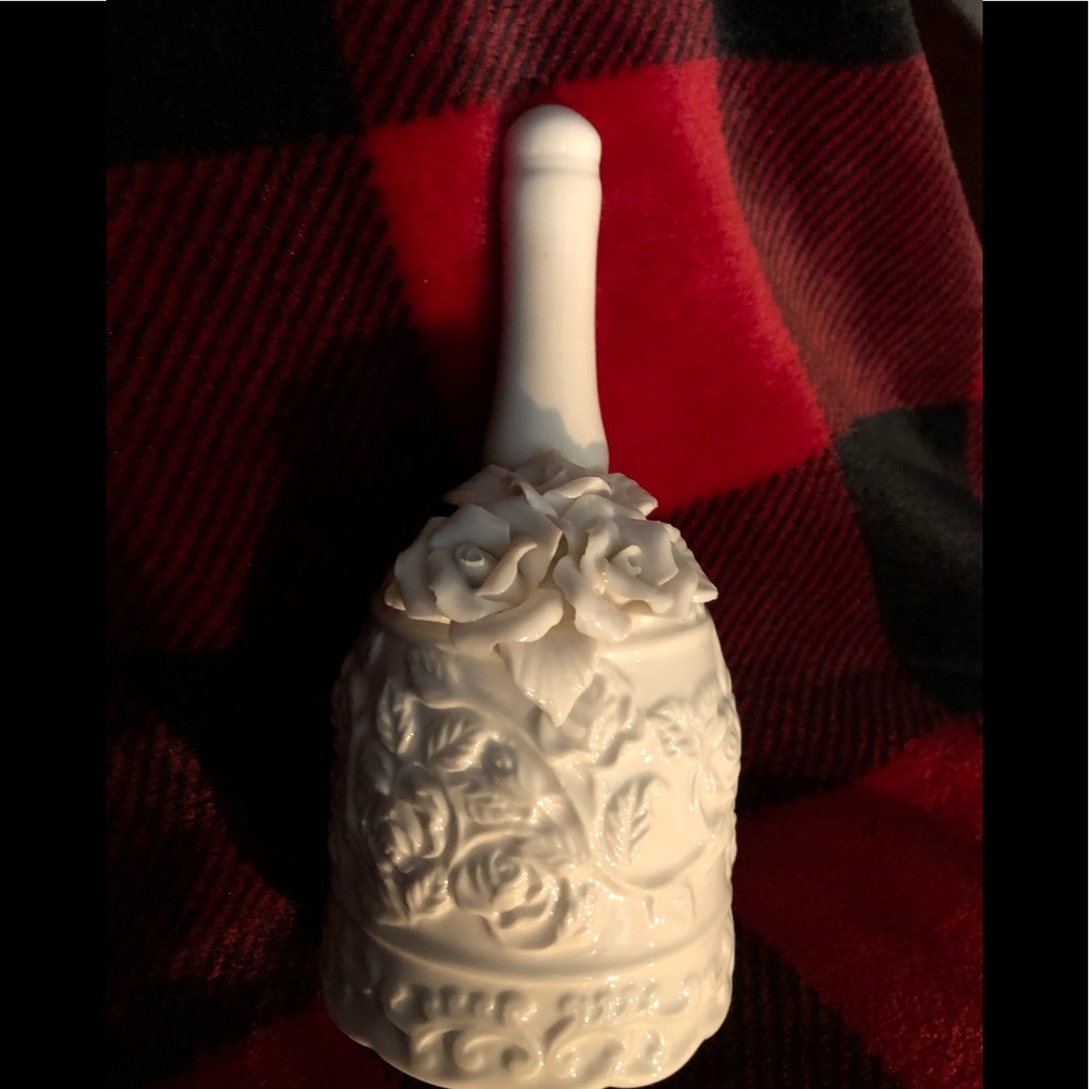 A porcelain/ceramic Bell